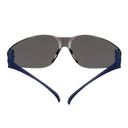 Preview: 3M™ SecureFit™ 100 Schutzbrille, blaue Bügel, Antikratz-/Anti-Fog-Beschichtung, graue Scheibe, SF102AF-BLU-EU, 20 pro Packung