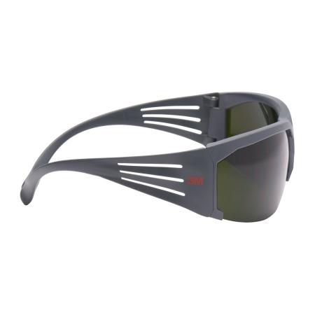 Preview: 3M™ SecureFit™ 600 Schutzbrille, graue Bügel, Antikratz-Beschichtung, Schweißglas Schutzstufe 5.0, SF650AS-EU, 20 pro Packung