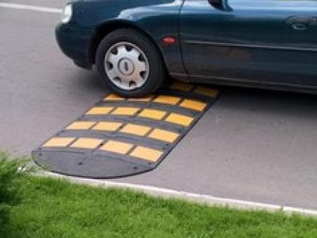 Fahrbahnschwelle 40km/h Eckteil Männl. 5X27X90cm