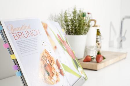 Preview: Post-it® Index Haftstreifen, Mini, Verschiedene Farben, 11.9 mm x 43.2 mm, Promotion, 35 Haftstreifen/Spender, 4 Spender + 2 Gratis/Packung