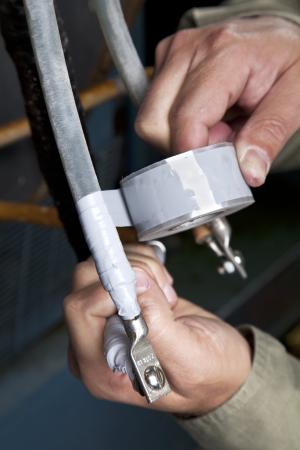 Preview: Scotch® 70 Silikon-Kautschuk-Band, selbstverschweißend, Hellgrau, 25 mm x 9 m, 0,3 mm