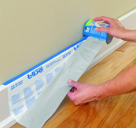 Preview: ScotchBlue™ Malerabdeckfolie mit Klebeband im Kunststoffspender PTD2093EL-107, 2,72 m x 17 m (46,2 m2), 1 Rolle/Paket, 100% PEFC, SGSCH-PEFC-COC-110078