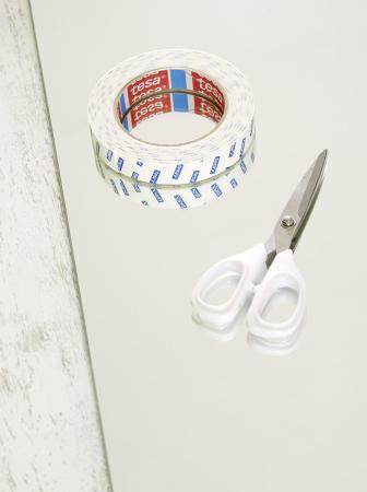 Preview: tesa Powerbond® SPIEGEL, 5m x 19mm, weiss