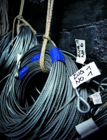 Preview: tesaband® 4688 Standard, 50m x 25mm, schwarz
