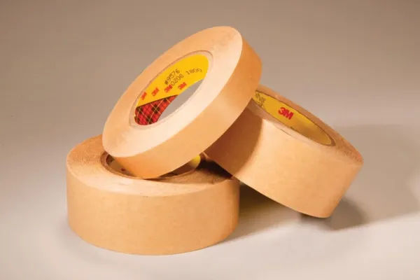3M™ Doppelseitiges Klebeband mit Polyester-Träger 9576