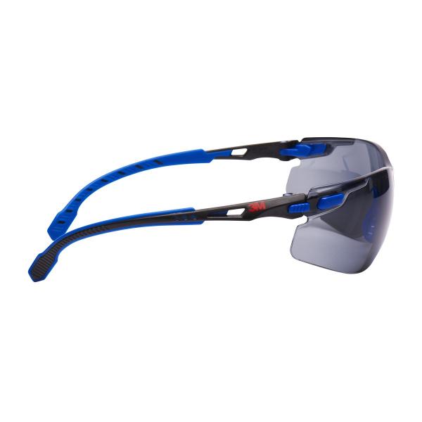 3M™ Solus™ 1000 Schutzbrille, blau/schwarze Bügel, Scotchgard™ Anti-Fog-/Antikratz-Beschichtung (K&N), graue Scheibe, S1102SGAF-EU, 20 pro Packung
