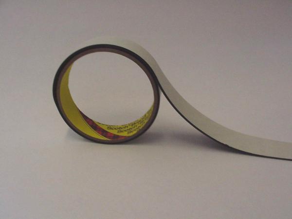 3M™ Einseitiges Vinyl-Schaumstoff-Klebeband 4516, Schwarz, 12 mm x 33 m, 1.6 mm